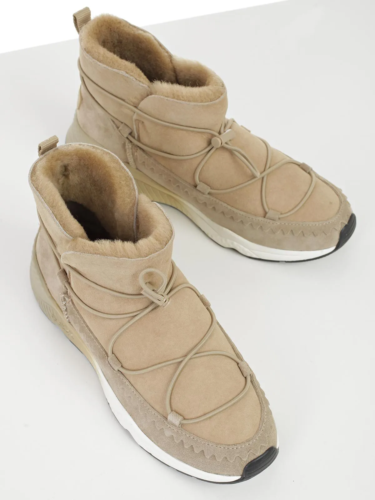 Ash Snow Boots