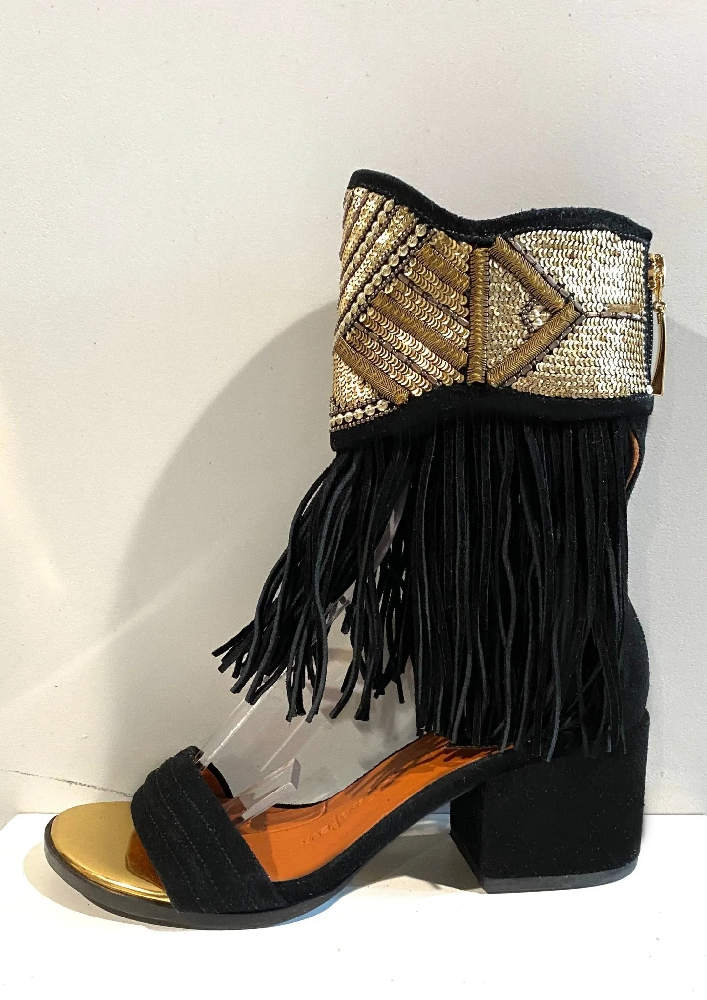 BAILEY - BLACK SAMPLE 6